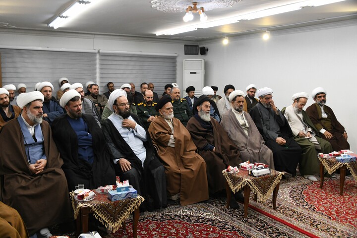 تصاویر|دیدار رابطین مناطق ده‌گانه امور مساجد اصفهان با امام جمعه اصفهان