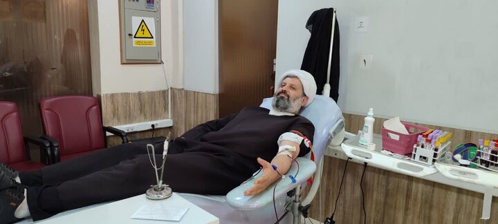 حضور مسئولان نهادهای حوزوی در آیین اهدای خون رشت شرکت کردند