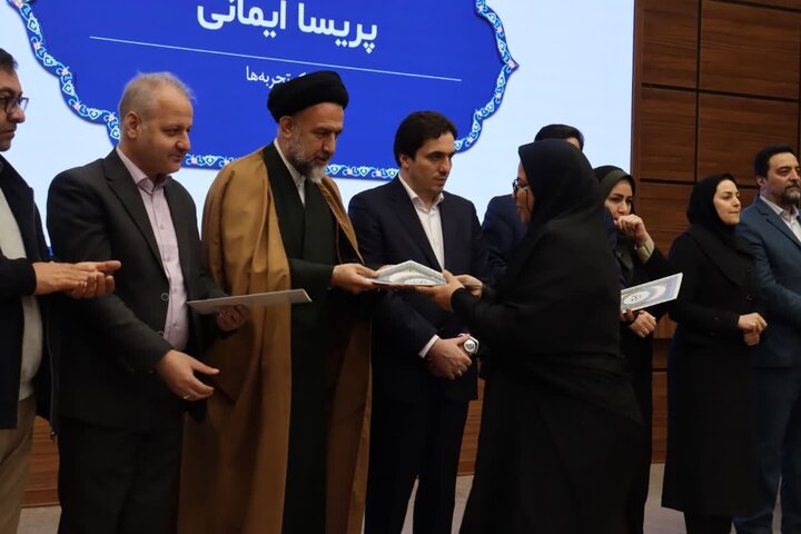 تصاویر/ تقدیر امام جمعه شهریار از نخبگان و پژوهشگران جوان