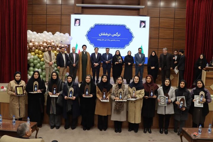 تصاویر/ تقدیر امام جمعه شهریار از نخبگان و پژوهشگران جوان