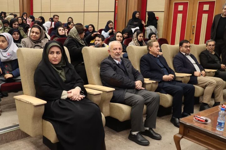 تصاویر/ تقدیر امام جمعه شهریار از نخبگان و پژوهشگران جوان