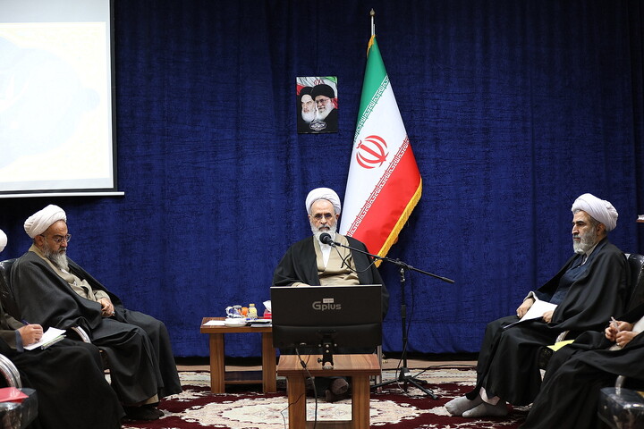 تصاویر/ نشست اساتید کلام حوزه‌های علمیه با حضور آیت الله اعرافی