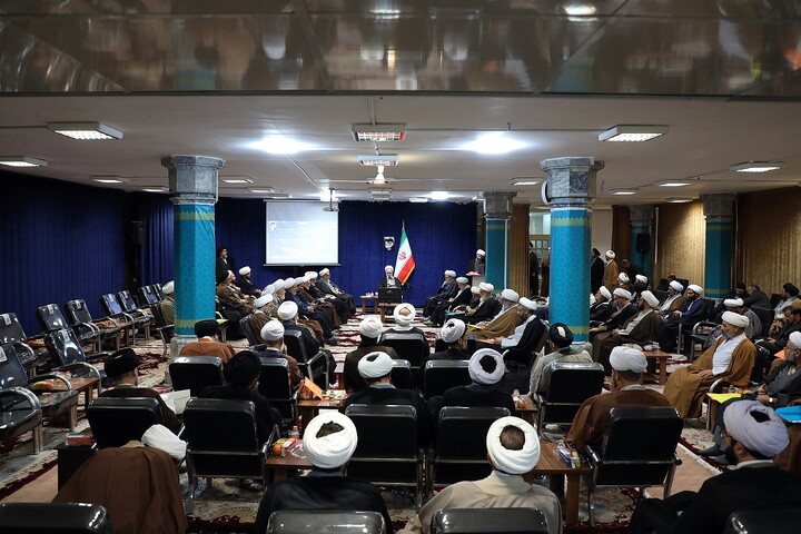 تصاویر/ نشست اساتید کلام حوزه‌های علمیه با حضور آیت الله اعرافی