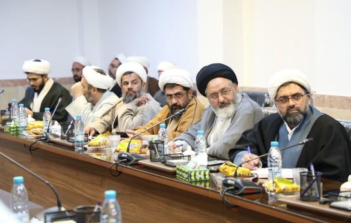 تصاویر/ اجلاسیه فصلی مدیران و معاونین مدارس علمیه استان یزد با حضور مدیر حوزه علمیه استان برگزار شد