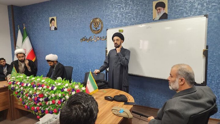 تصاویر/ نشست توانمندسازی فعالان اعتکاف در اردکان برگزار شد