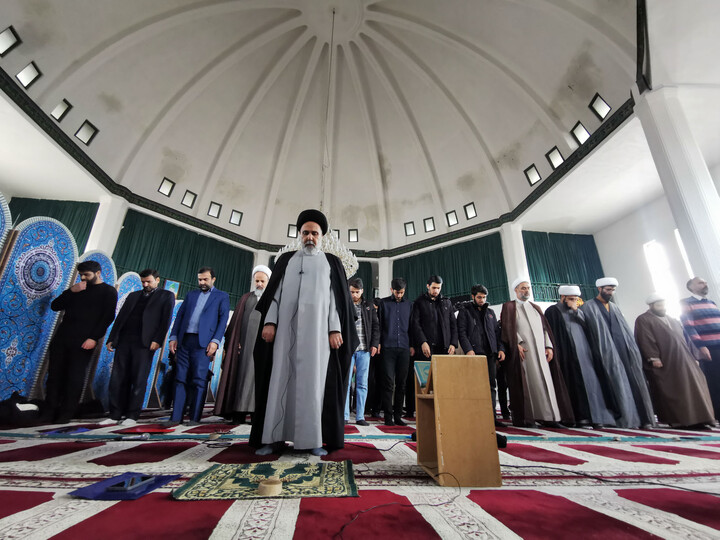 تصاویر| نماز جماعت دانشگاه بیرجند با حضور دبیر شورای عالی انقلاب فرهنگی
