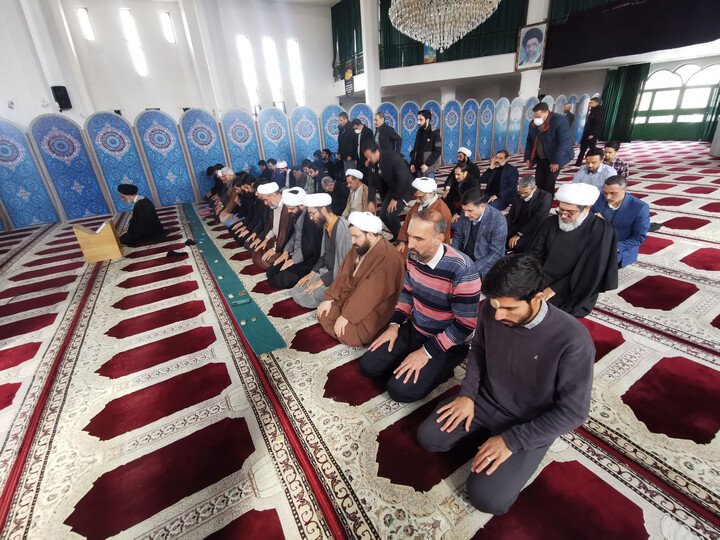 تصاویر| نماز جماعت دانشگاه بیرجند با حضور دبیر شورای عالی انقلاب فرهنگی