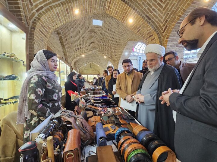 تصاویر/ بازدید نماینده ولی‌فقیه در  کردستان از نمایشگاه صنایع‌دستی در موزه خانه کُرد سنندج