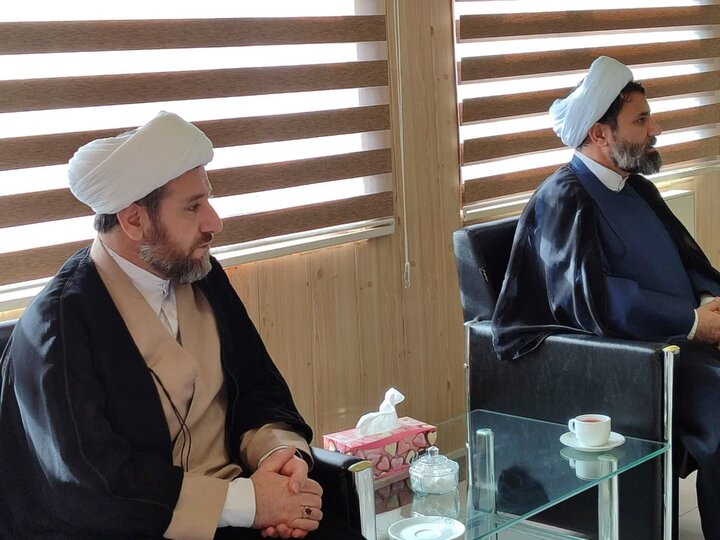 تصاویر/ دیدار مدیر حوزه علمیه  کردستان با فرماندار قروه