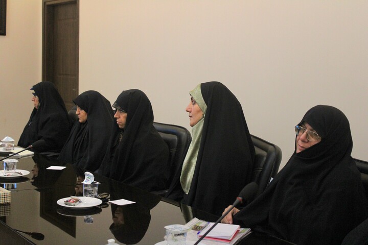 تصاویر/ نشست تبیینی بانوان کنشگر کرمان به میزبانی واحد بانوان دفتر نماینده ولی فقیه در استان