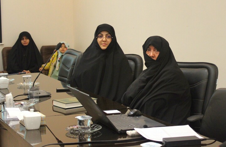 تصاویر/ نشست تبیینی بانوان کنشگر کرمان به میزبانی واحد بانوان دفتر نماینده ولی فقیه در استان