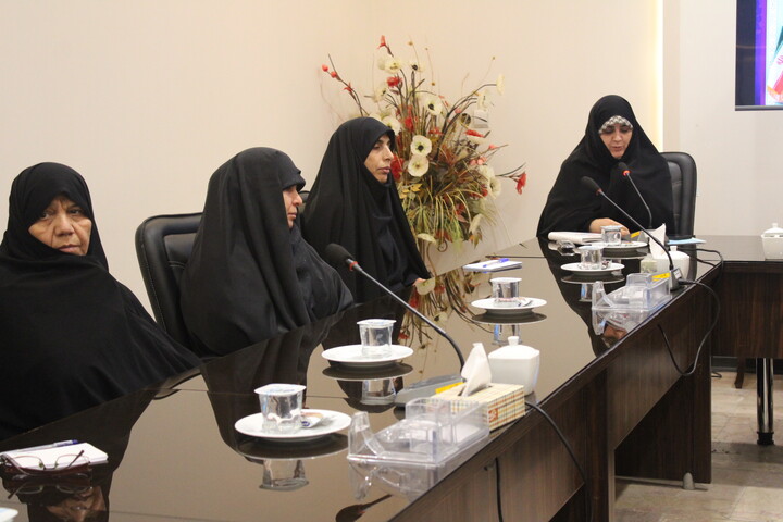 تصاویر/ نشست تبیینی بانوان کنشگر کرمان به میزبانی واحد بانوان دفتر نماینده ولی فقیه در استان