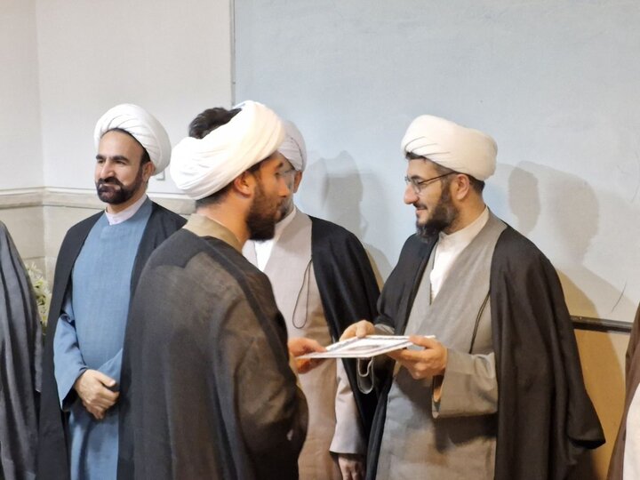 تصاویر/ اختتامیه دومین دوره مسابقه یادداشت نویسی