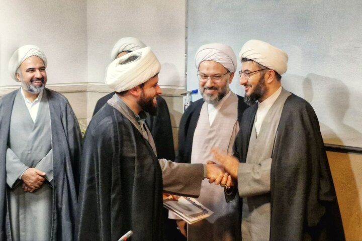 تصاویر/ اختتامیه دومین دوره مسابقه یادداشت نویسی