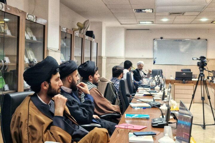 تصاویر/ اختتامیه دومین دوره مسابقه یادداشت نویسی