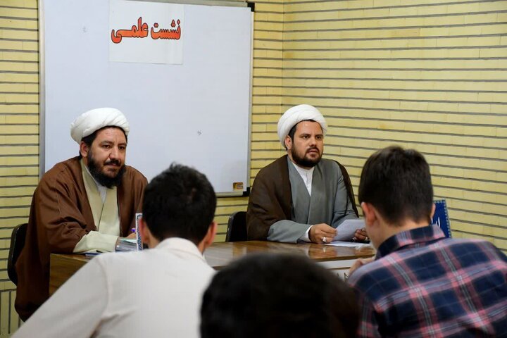 تصاویر/ نشست علمی در مدرسه علمیه رسول اکرم (ص) تکاب