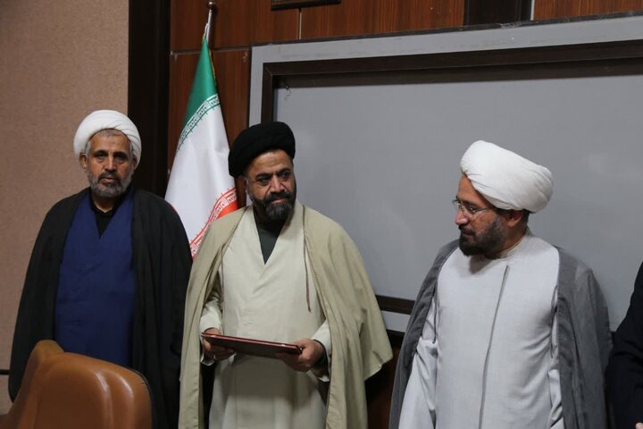 تصاویر/ برگزاری هرچه باشکوه‌تر مراسم معنوی اعتکاف در شهرستان اشکذر