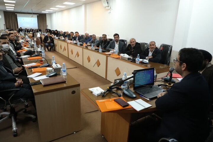 تصاویر/ گردهمایی مسئولین ستادهای برگزاری نماز جمعه و معاونت خواهران ستاد های برگزاری نمازجمعه استان یزد