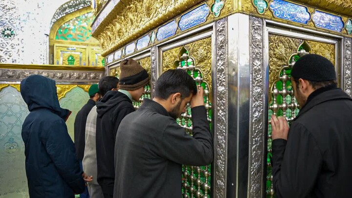 تصاویر/  حضور طلاب روزه‌ دار در امامزاده سیدجعفر محمد علیه‌السلام یزد