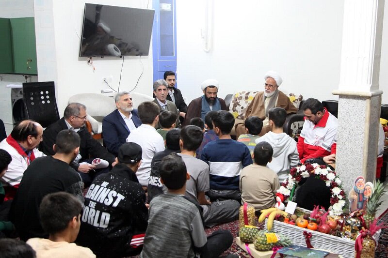 یلدا فرصتی برای همدلی و توجه به نیازمندان است+ عکس