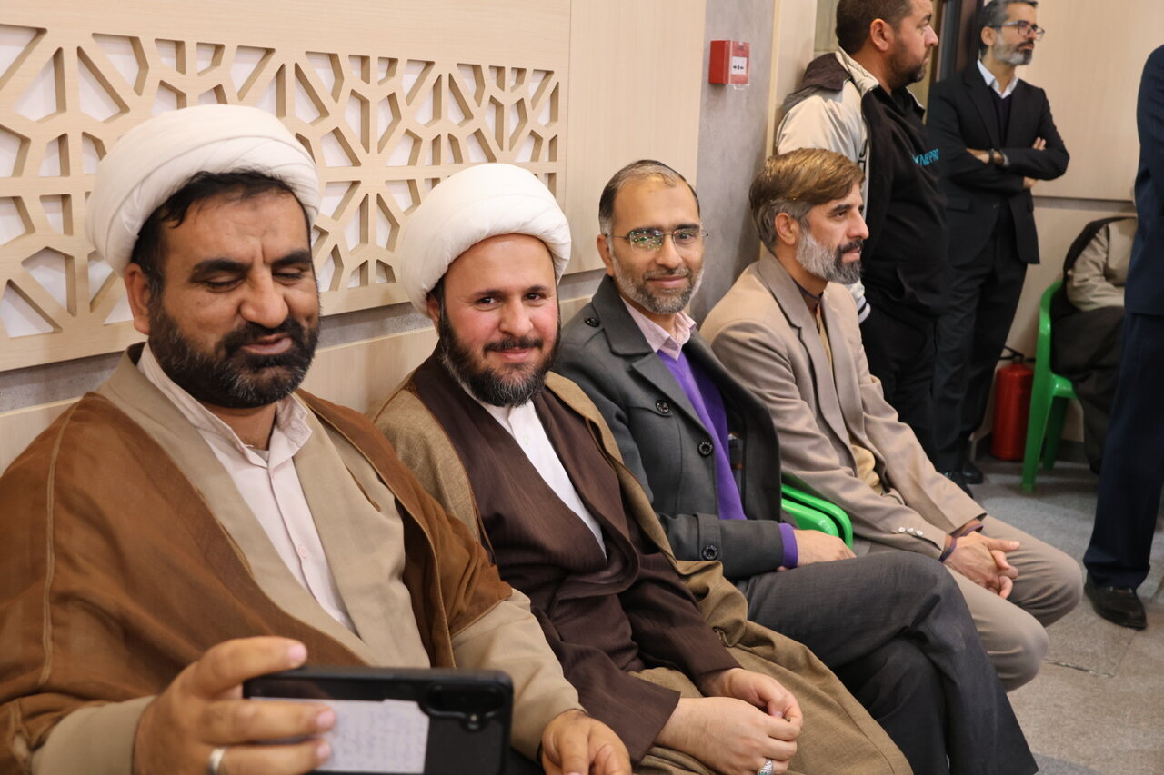 ارتباط حوزه و دانشگاه برای حل مسائل جامعه مورد توجه باشد