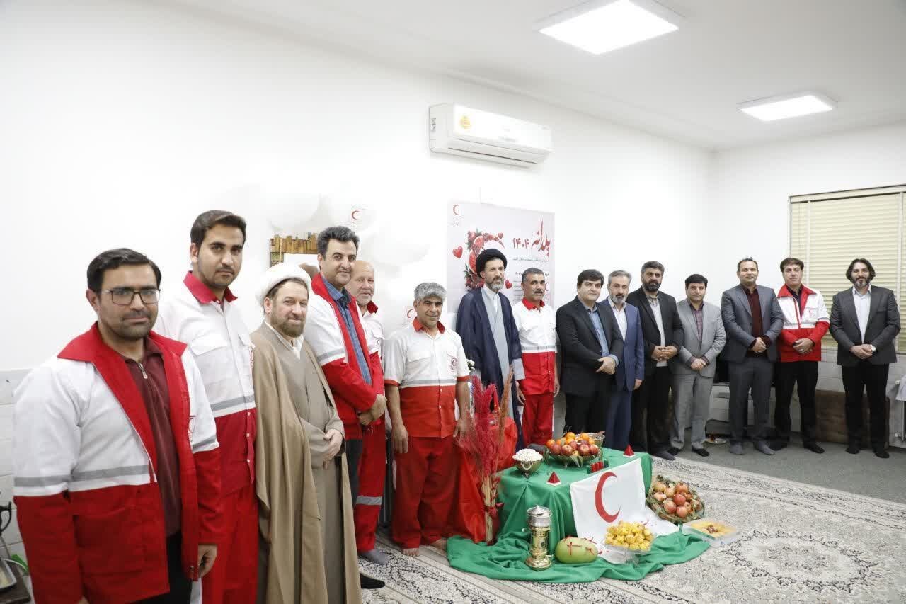 تصاویر/ بازدید امام جمعه اردکان از پایگاه های جمعیت هلال‌احمر