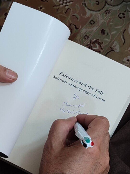 أستاذ جامعة هارفارد: حوزة قم العلميّة قادرةٌ على معالجة التحدّيات الفكريّة والمعنويّة للعالم المعاصر