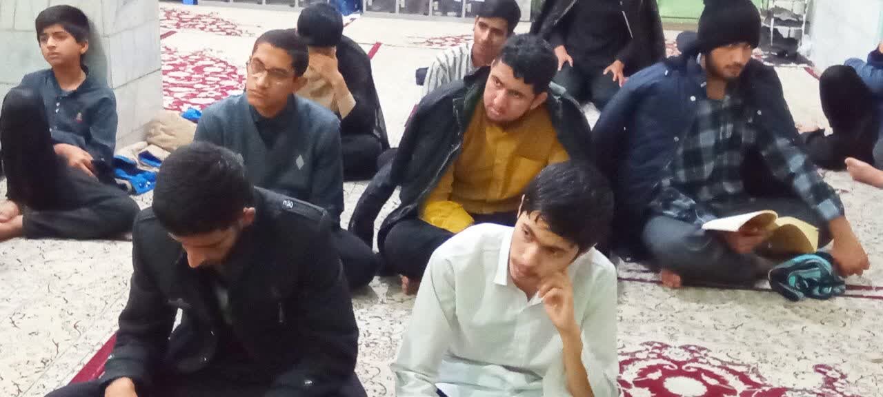 جلسه هفتگی درس اخلاق «پای درس اخلاق امام» با تدریس حجت‌الاسلام والمسلمین نصیری در حوزه علمیه قائمیه شهرستان بم.