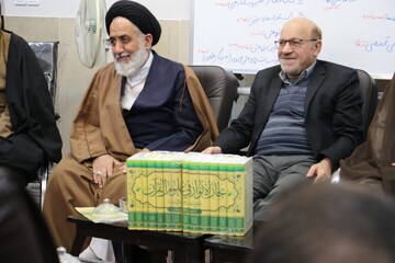 دیدار مولف «موسوعه بحارالانوار فی علوم‌ القرآن» با جانشین مدیر حوزه علمیه اصفهان + تصاویر