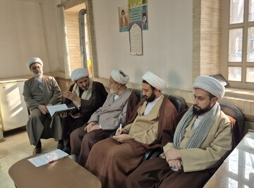 تصاویر/ نشست اساتید مدرسه علمیه آیت‌الله یثربی(ره) کاشان