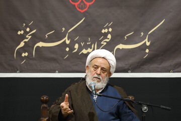 خاطره‌ استاد انصاریان از نجات خود با دعای آیت‌الله‌العظمی صافی‌(ره) / لزوم رجوع به قرآن و اهل‌بیت(ع) برای حل مشکلات