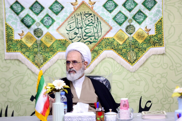 تصاویر/ نشست صمیمی طلاب و اساتید مدرسه علمیه خاتم الانبیاء (ص) با آیت الله اعرافی