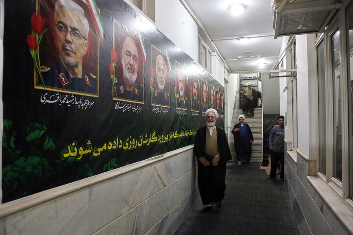 تصاویر/ نشست صمیمی طلاب و اساتید مدرسه علمیه خاتم الانبیاء (ص) با آیت الله اعرافی