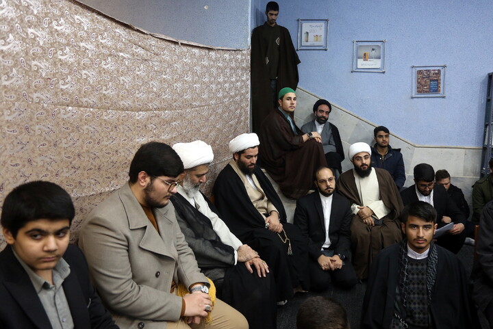 تصاویر/ نشست صمیمی طلاب و اساتید مدرسه علمیه خاتم الانبیاء (ص) با آیت الله اعرافی