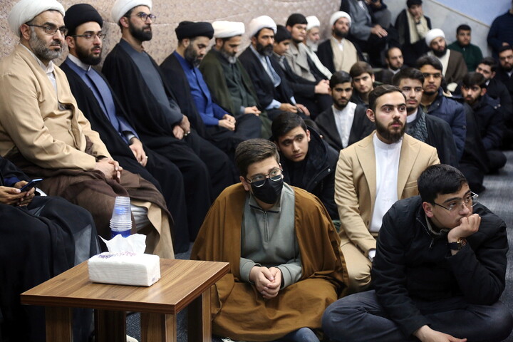 تصاویر/ نشست صمیمی طلاب و اساتید مدرسه علمیه خاتم الانبیاء (ص) با آیت الله اعرافی