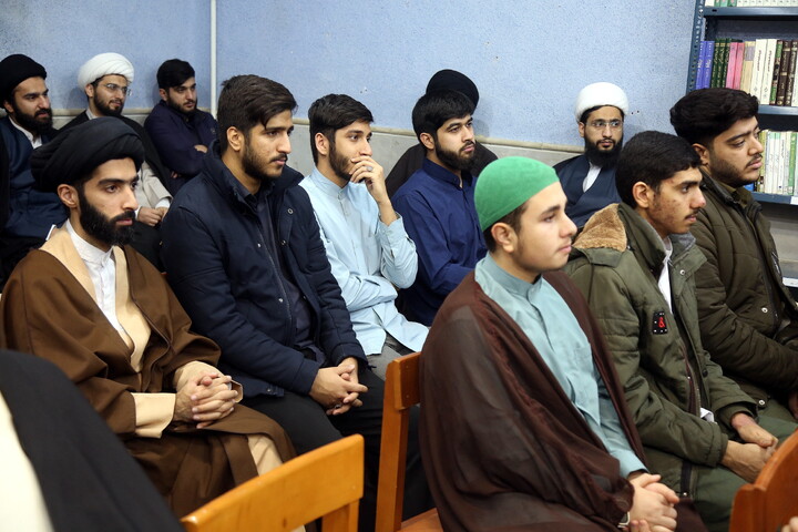 تصاویر/ نشست صمیمی طلاب و اساتید مدرسه علمیه خاتم الانبیاء (ص) با آیت الله اعرافی