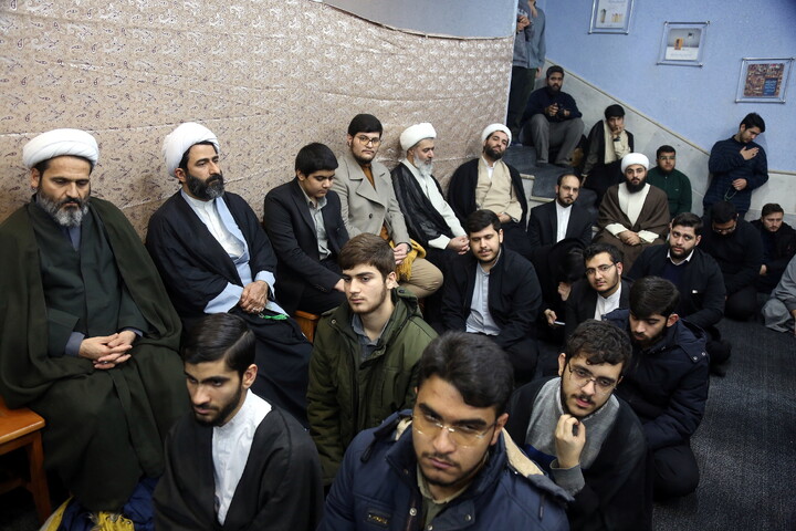 تصاویر/ نشست صمیمی طلاب و اساتید مدرسه علمیه خاتم الانبیاء (ص) با آیت الله اعرافی