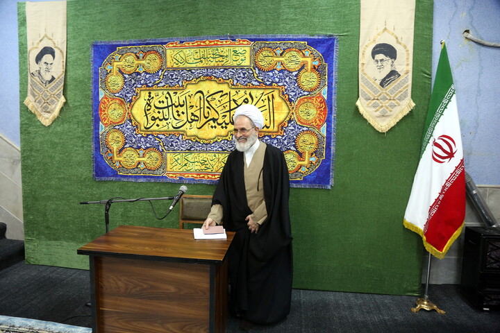 تصاویر/ نشست صمیمی طلاب و اساتید مدرسه علمیه خاتم الانبیاء (ص) با آیت الله اعرافی