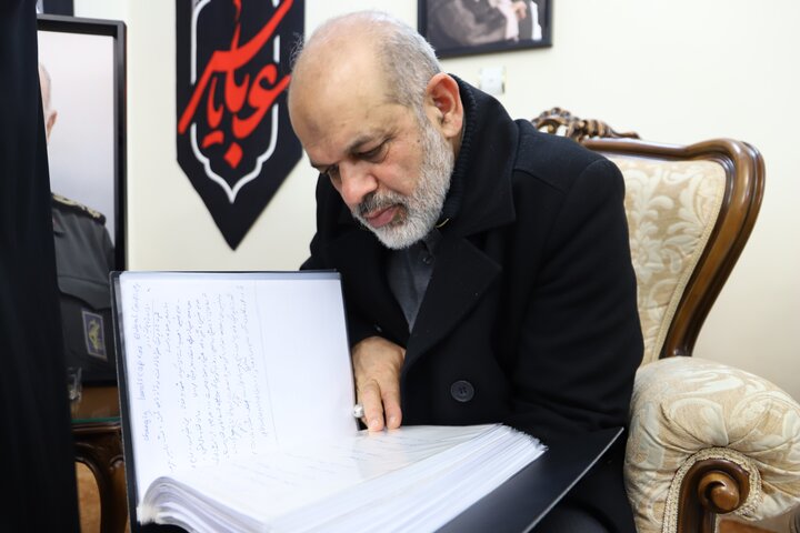 تصاویر/ دیدار سردار وحیدی با خانواده شهید سپهبد حاج حسین سلامی