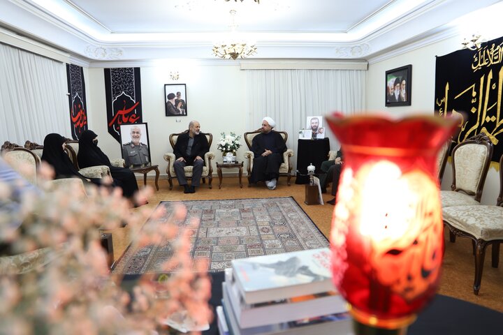 تصاویر/ دیدار سردار وحیدی با خانواده شهید سپهبد حاج حسین سلامی