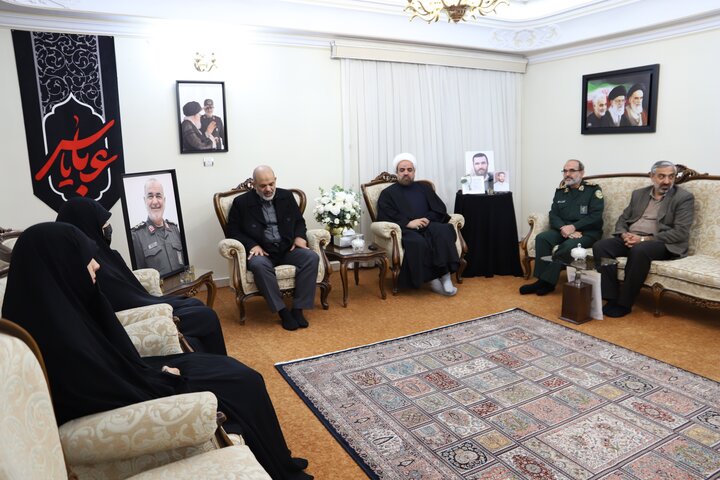 تصاویر/ دیدار سردار وحیدی با خانواده شهید سپهبد حاج حسین سلامی