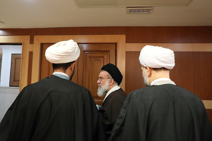 تصاویر/ دیدار معاون پژوهش حوزه های علمیه با آیت الله خاتمی