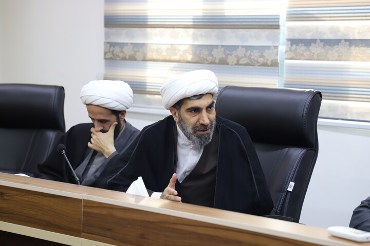 تصاویر/ نشست بررسی فرصت‌های تعامل بین‌المللی در اقلیم کردستان در نشست روحانیون شاخص کردستان با معاون بین الملل حوزه‌های علمیه