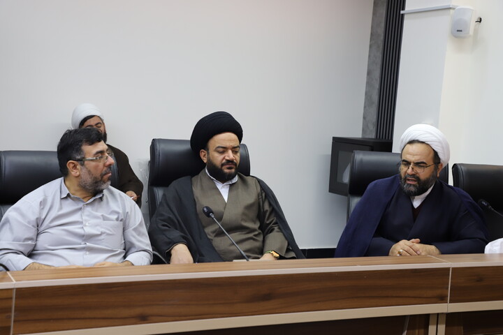 تصاویر/ نشست بررسی فرصت‌های تعامل بین‌المللی در اقلیم کردستان در نشست روحانیون شاخص کردستان با معاون بین الملل حوزه‌های علمیه