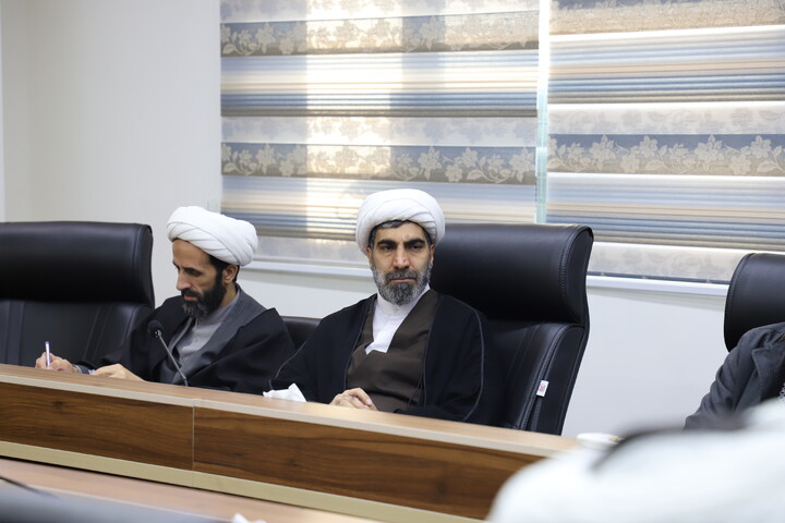 تصاویر/ نشست بررسی فرصت‌های تعامل بین‌المللی در اقلیم کردستان در نشست روحانیون شاخص کردستان با معاون بین الملل حوزه‌های علمیه