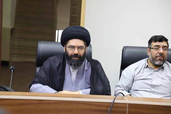 تصاویر/ نشست بررسی فرصت‌های تعامل بین‌المللی در اقلیم کردستان در نشست روحانیون شاخص کردستان با معاون بین الملل حوزه‌های علمیه