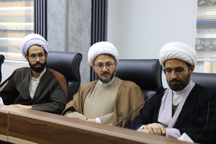 تصاویر/ نشست بررسی فرصت‌های تعامل بین‌المللی در اقلیم کردستان در نشست روحانیون شاخص کردستان با معاون بین الملل حوزه‌های علمیه