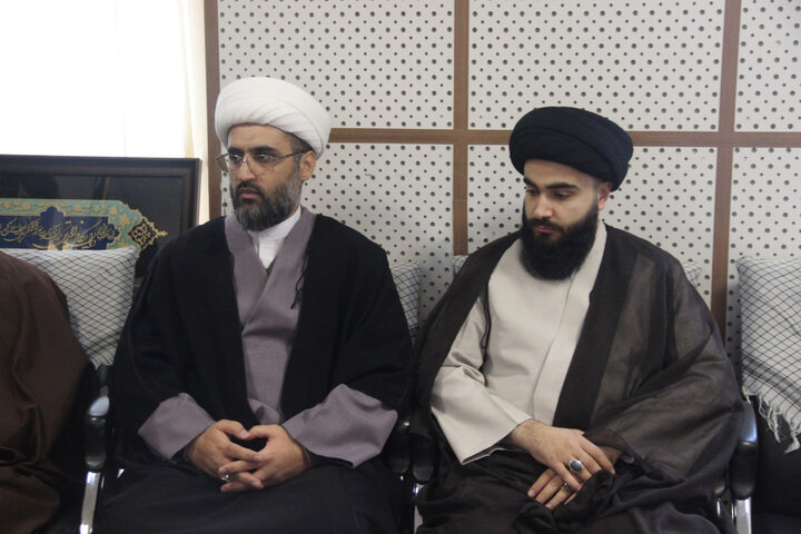 تصاویر / دیدار نماینده مقام معظم رهبری در کشور بنگلادش با امام جمعه ومدیر حوزه علمیه استان قزوین