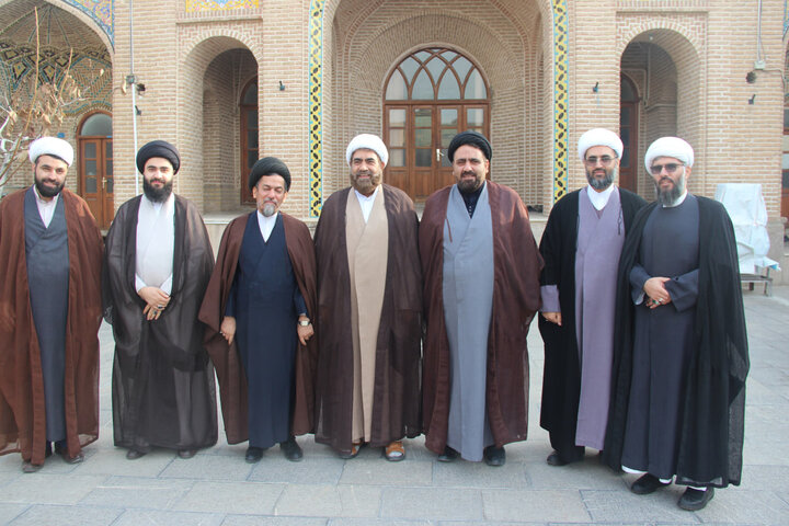 تصاویر / حضور  نماینده ولی فقیه در کشور بنگلادش در مدرسه علمیه شیخ الاسلام قزوین