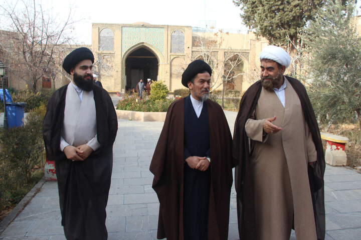 تصاویر / حضور  نماینده ولی فقیه در کشور بنگلادش در مدرسه علمیه شیخ الاسلام قزوین